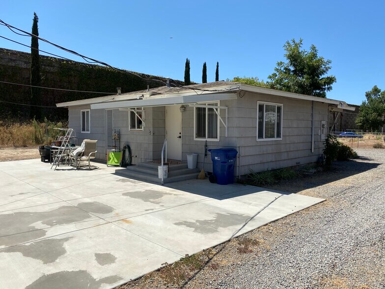 More Photos Of 8703 Cottonwood Ave, Santee Contractor Storage Yard For Sale
