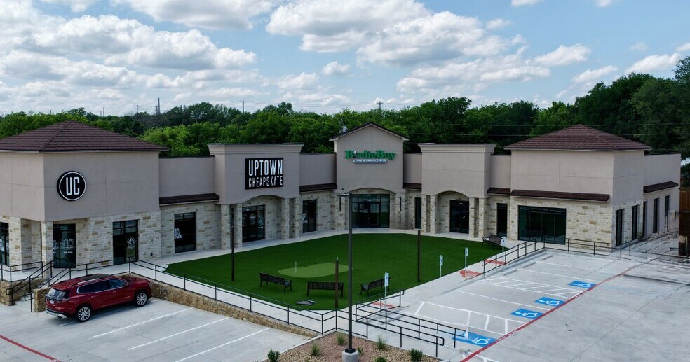 More Photos Of 3017 Oakey Trl, Hudson Oaks Restaurant For Lease