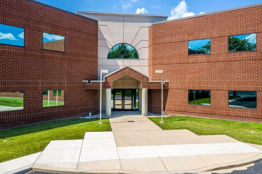 More Photos Of 1745 Indian Wood Cir, Maumee Office For Sale