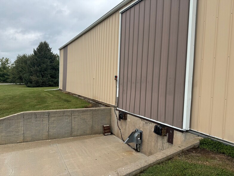 More Photos Of 6515 J Rd, Nebraska City Warehouse For Lease