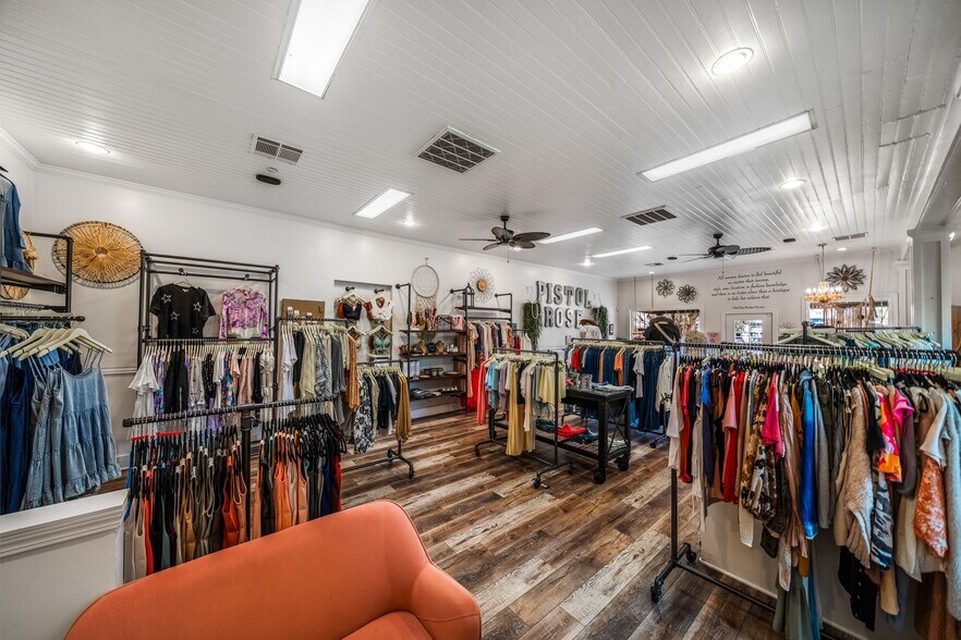 More Photos Of 20832 Front St, Cottonwood General Retail For Sale