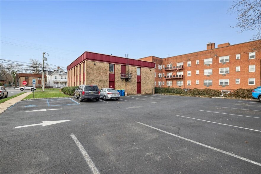 More Photos Of 1 Eastern Ave, Somerville Office For Sale