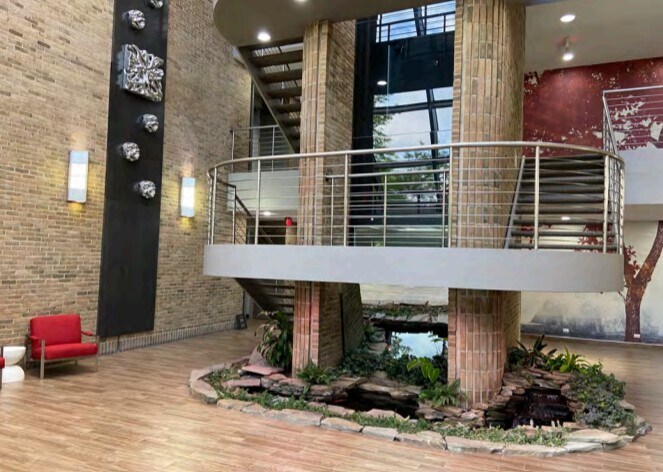 More Photos Of 300 E Long Lake Rd, Bloomfield Hills Office For Lease