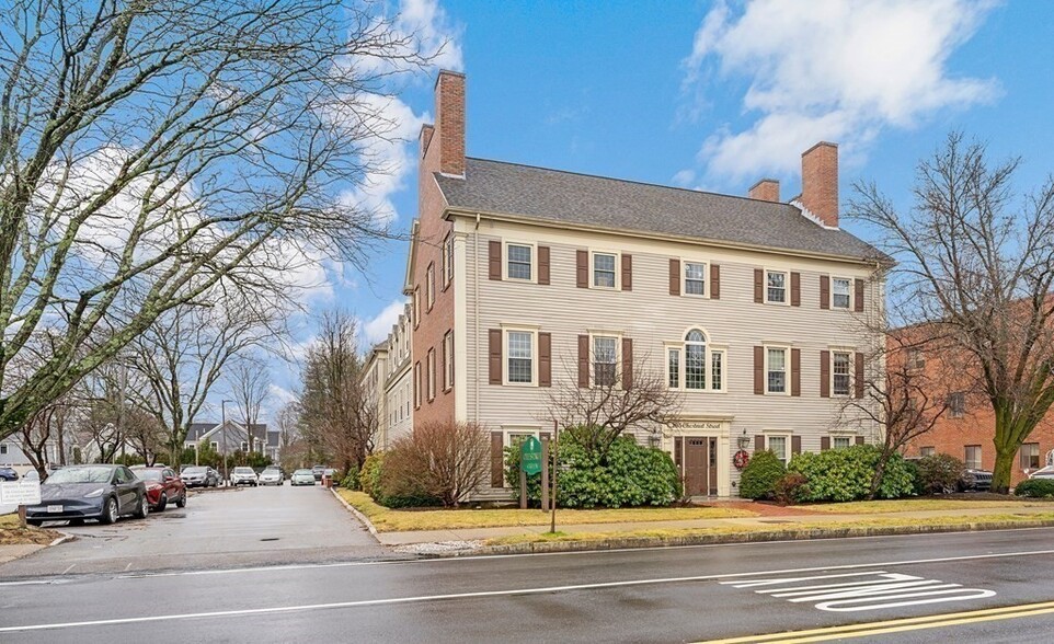 Primary Photo Of 105 Chestnut St, Needham Medical For Sale