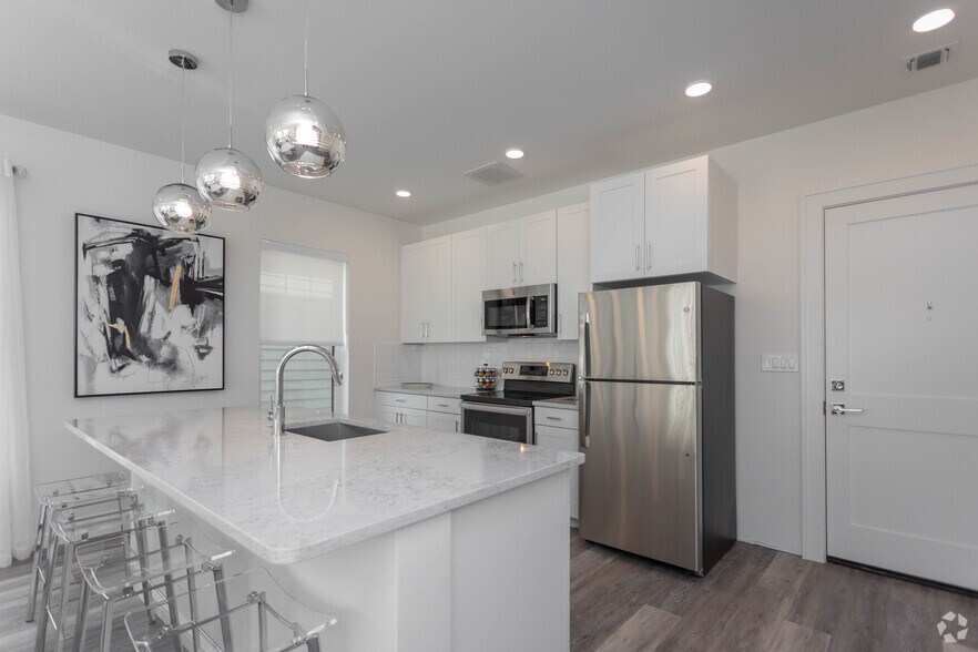 More Photos Of 1000 New York Ave, Huntington Station Apartments For Lease