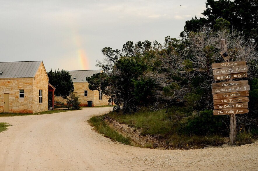 More Photos Of 7400 McGregor Ln, Dripping Springs Hotel For Sale