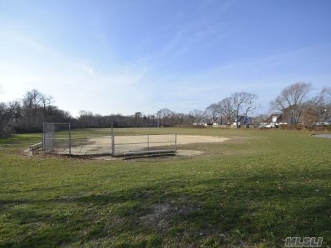 More Photos Of 350 Higbie Ln, West Islip Office For Lease