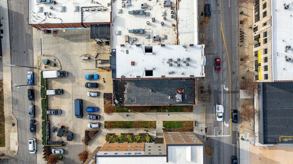 More Photos Of 925 E McMillan St, Cincinnati Storefront Retail Office For Lease