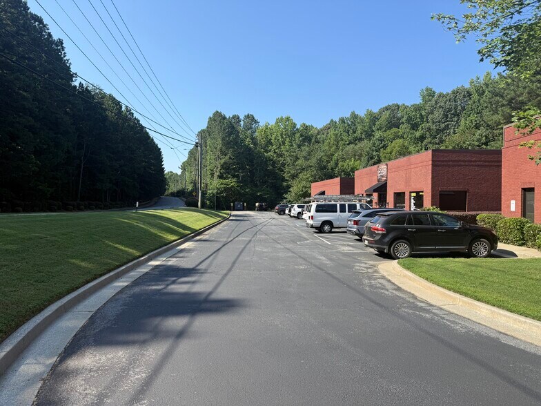 More Photos Of 99 Grove Park Ln, Woodstock Loft Creative Space For Sale