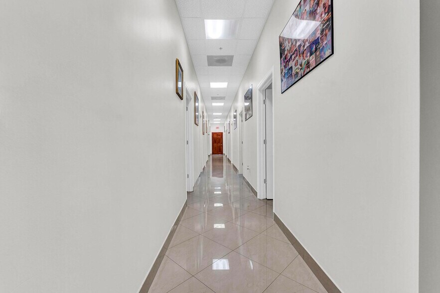 More Photos Of 1741-1759 N University Dr, Pembroke Pines Storefront Retail Office For Sale