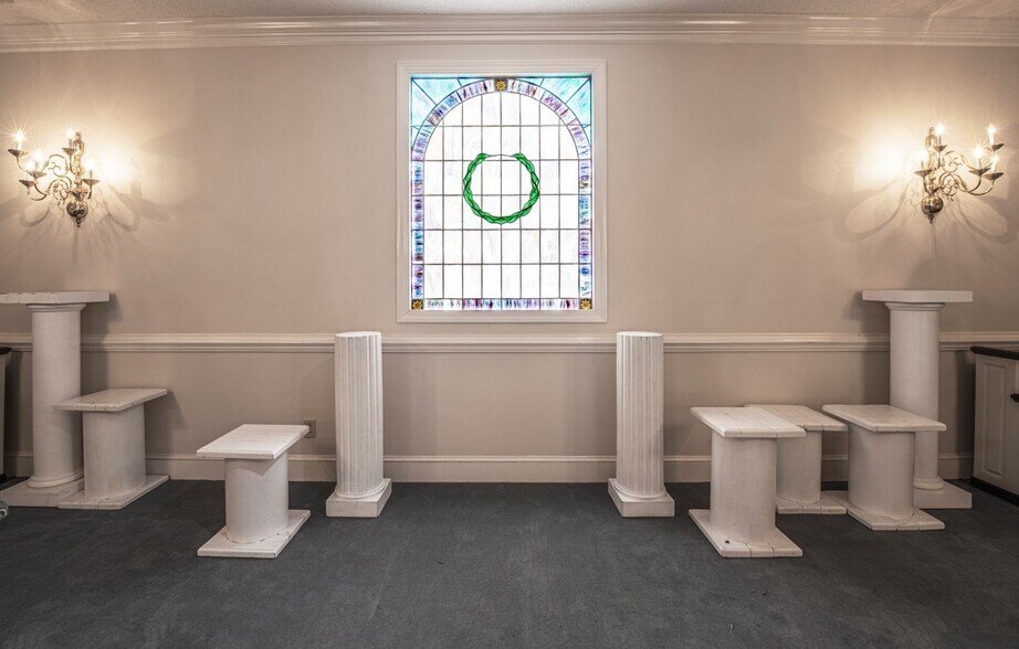 More Photos Of 913 N Arendell Ave, Zebulon Funeral Home For Sale