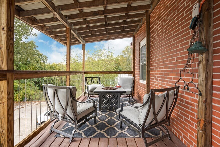 More Photos Of 6 Sanderson St, Hayesville Flex For Sale