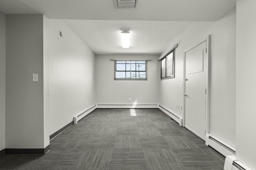 More Photos Of 250 Governor St, East Hartford Manufacturing For Sale