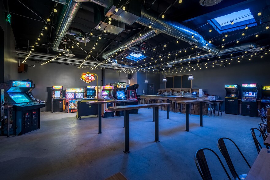 More Photos Of 5684 York Blvd, Los Angeles Restaurant For Sale