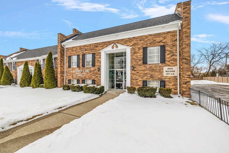 Primary Photo Of 22815 Kelly Rd, Eastpointe Loft Creative Space For Lease