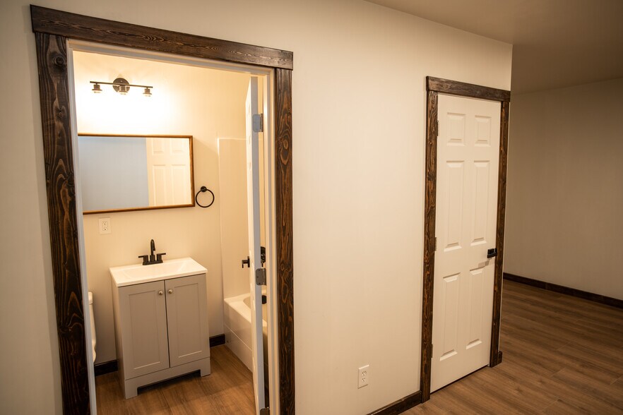 More Photos Of 152 Johnson Ave, Orofino Bar For Sale