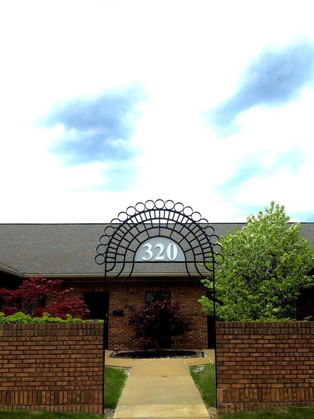 More Photos Of 7001 Orchard Lake Rd, West Bloomfield Unknown For Lease