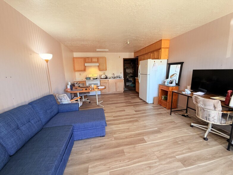 More Photos Of 380 W Main St, Escalante Hotel For Sale