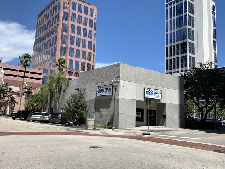 Primary Photo Of 201 SE 2nd St, Fort Lauderdale Office For Sale