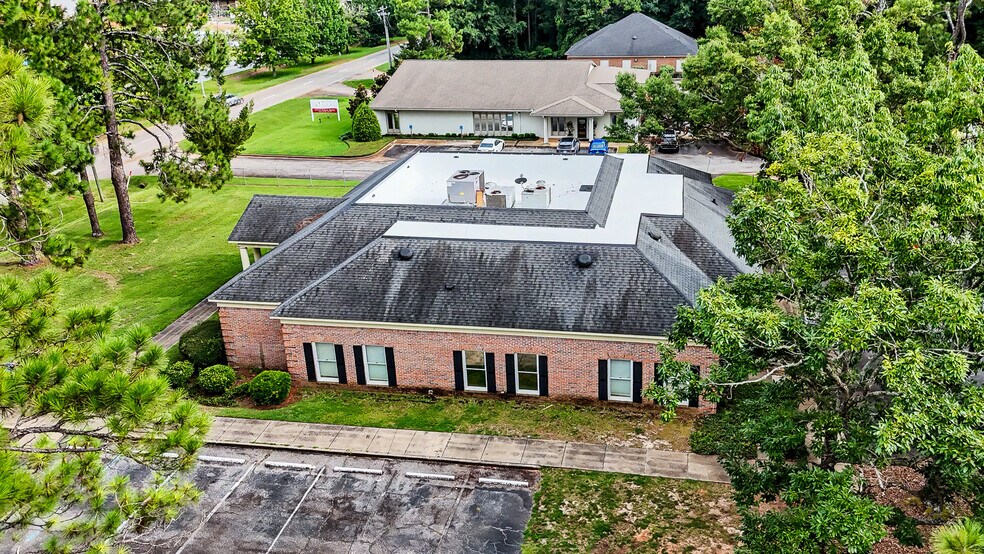 More Photos Of 127 N Westover Blvd, Albany Office For Sale