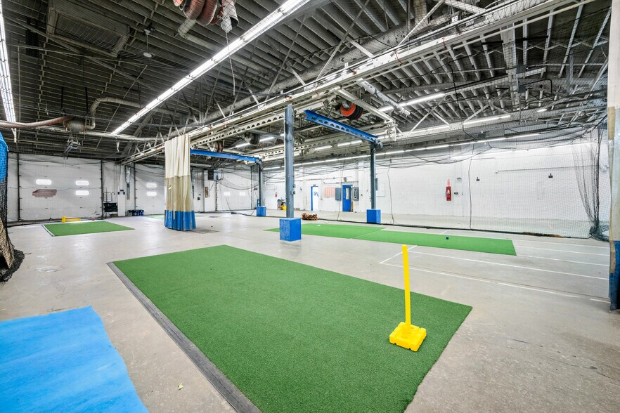 More Photos Of 1441 Central Ave, Columbus Auto Repair For Lease