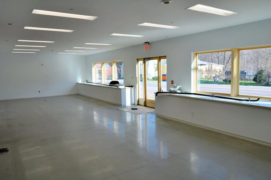 More Photos Of 1940 Mountain Rd, Stowe Office Residential For Lease