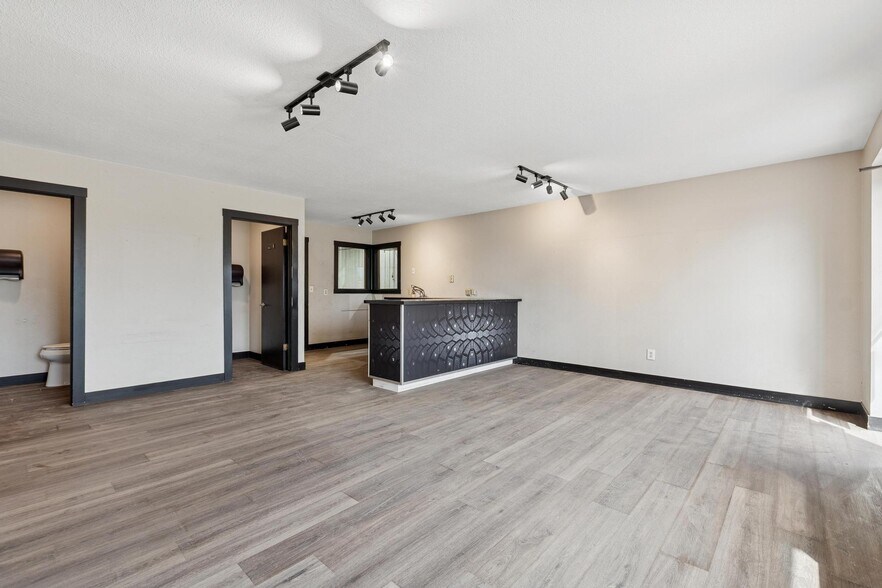 More Photos Of 6468 US Highway 93 S, Whitefish General Retail For Sale