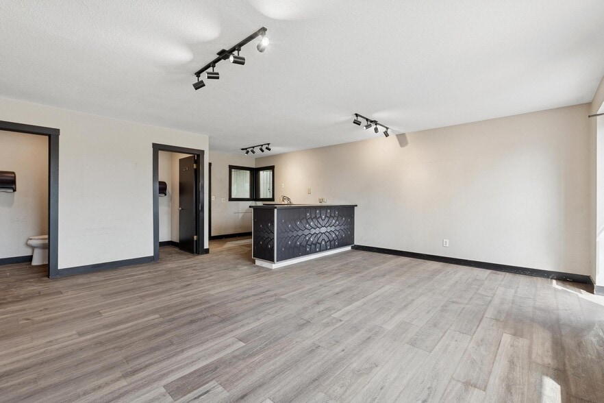 More Photos Of 6470 US Highway 93 S, Whitefish General Retail For Sale