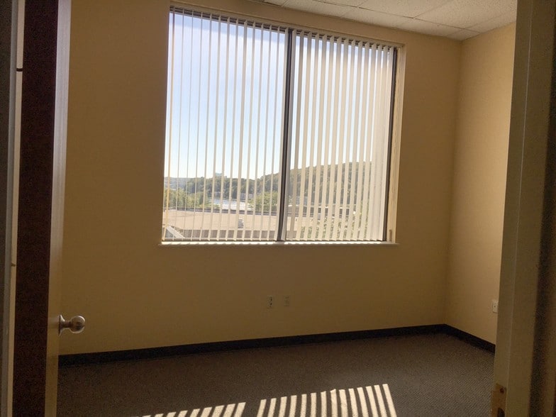 More Photos Of 4 Broadway, Norwich Office For Sale