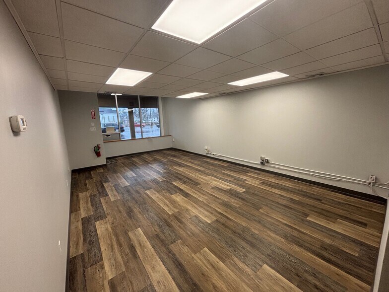 More Photos Of 74-100 Bridge St, East Windsor Storefront For Lease