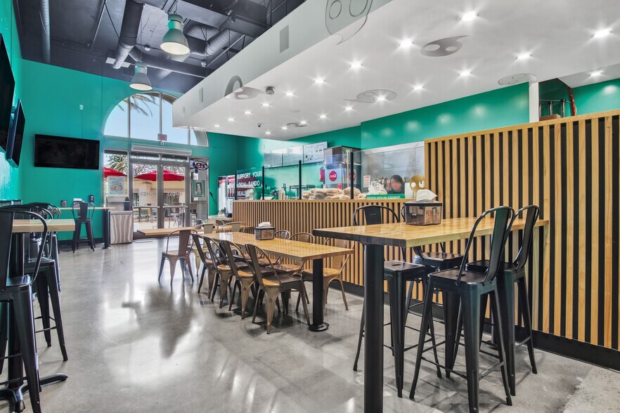 More Photos Of 7521-7631 Edinger Ave, Huntington Beach Apartments For Lease