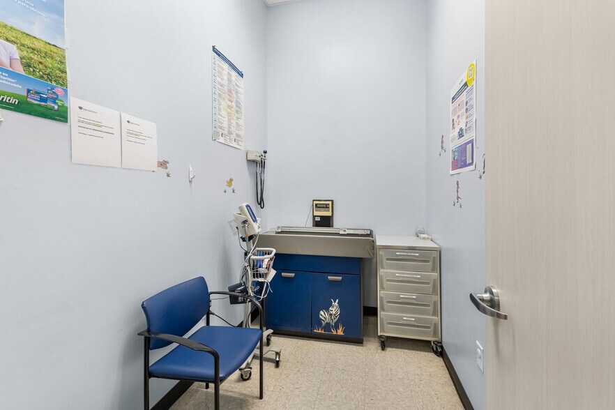 More Photos Of 3326 Watters Rd, Pasadena Office For Sale