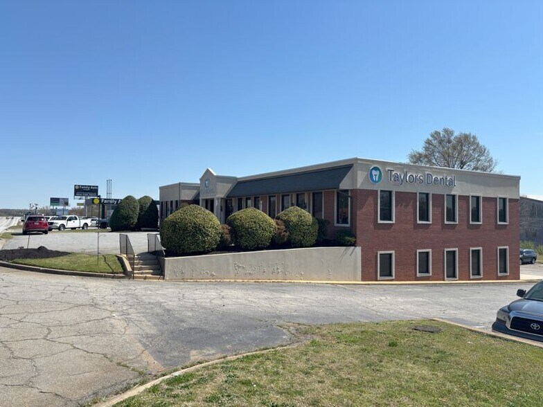 Primary Photo Of 3220 Wade Hampton Blvd, Taylors Office Residential For Lease