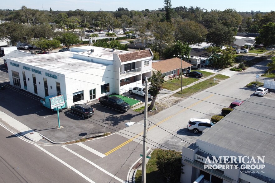 More Photos Of 2048 Bee Ridge Rd, Sarasota Storefront Retail Residential For Sale