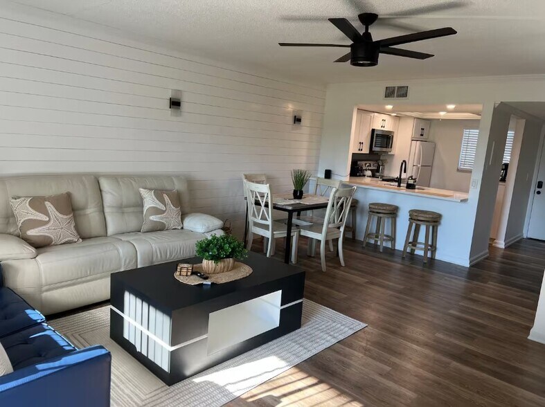 More Photos Of 3700 BENEVA Rd, Sarasota Apartments For Sale