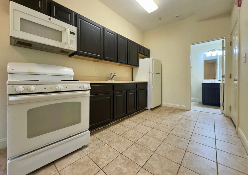 More Photos Of 214 E Biddle St, Baltimore Apartments For Sale