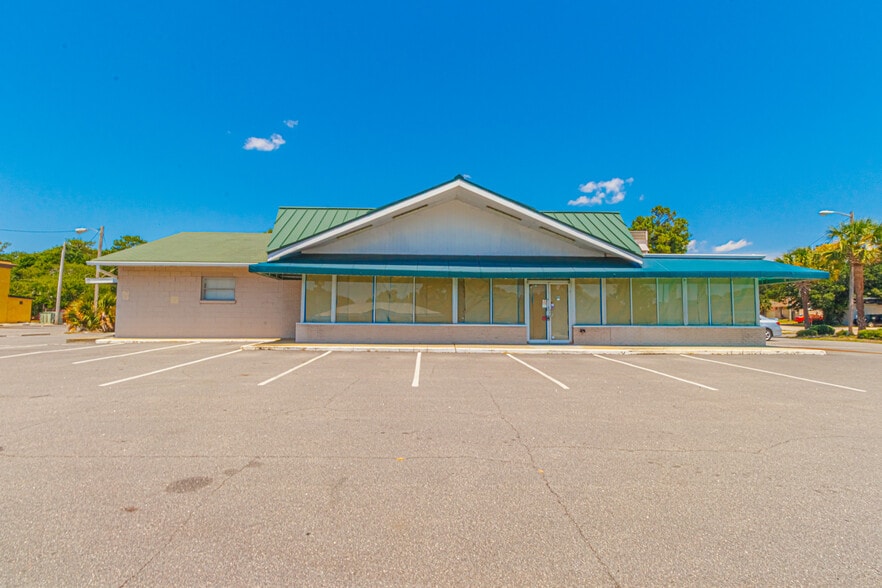 Primary Photo Of 100 S Kings Hwy, Myrtle Beach Fast Food For Lease