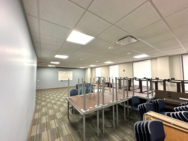 More Photos Of 901 Lincolnway, La Porte Medical For Sale