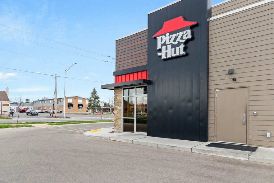 More Photos Of 2017 W Court St, Janesville General Retail For Sale