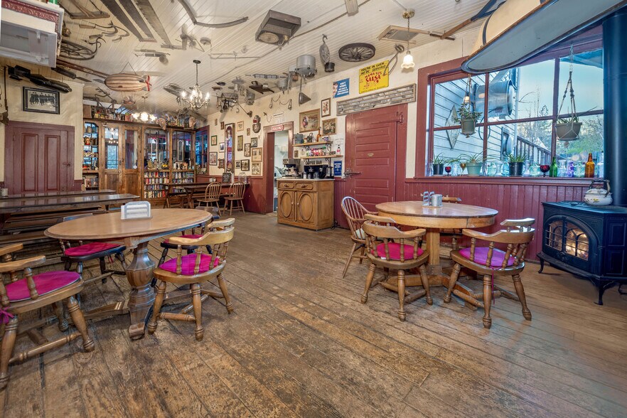 More Photos Of 15432 Washington Rd, Washington Storefront Retail Residential For Sale