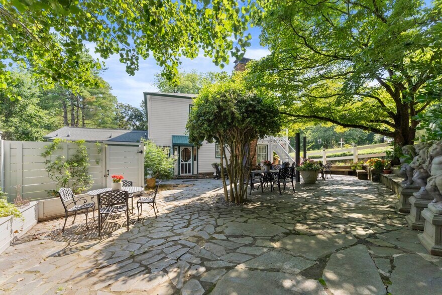 More Photos Of 168 W Main St, Dahlonega Hospitality For Sale