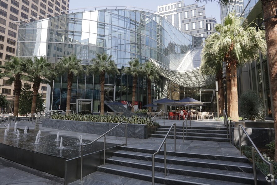 More Photos Of 900 Wilshire Blvd, Los Angeles Office For Lease