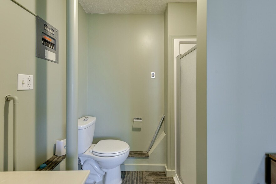 More Photos Of 250 Broad St, Greenwood Showroom For Sale