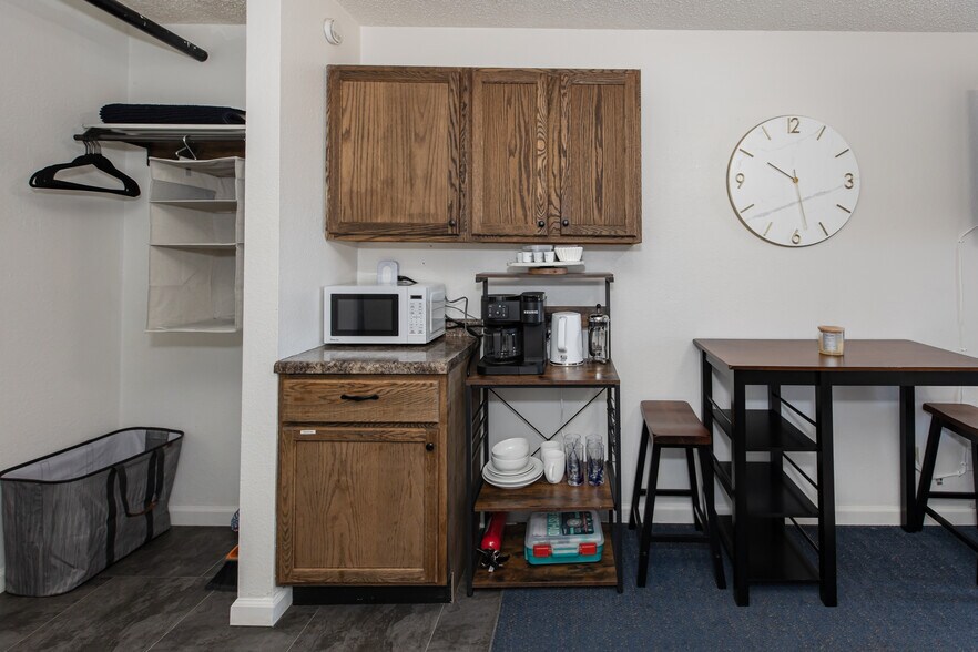 More Photos Of 1502 E Fulton St, Garden City Apartments For Sale