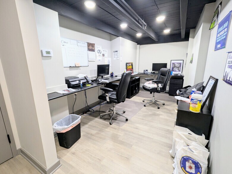 More Photos Of 1100 Locust St, Saint Louis Storefront Retail Office For Lease