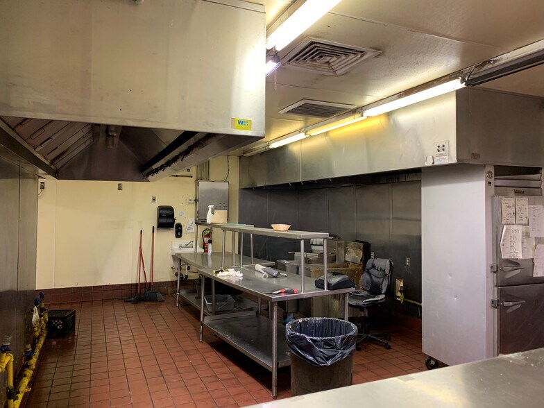 More Photos Of 3476 Massillon Rd, Akron Restaurant For Sale