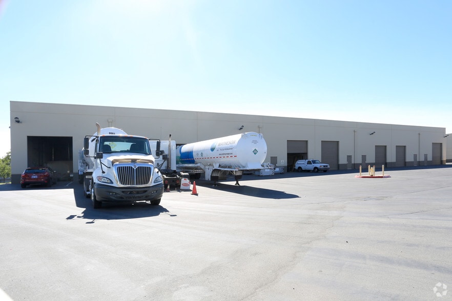 More Photos Of 2140 Icon Way, Vacaville Warehouse For Lease