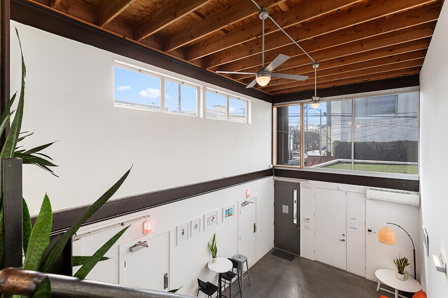 More Photos Of 1322 Innes Pl, Venice Office Residential For Sale