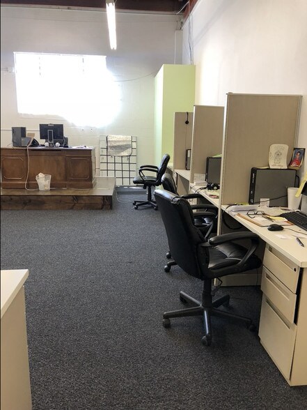 More Photos Of 13161-13165 Sherman Way, North Hollywood Warehouse For Lease