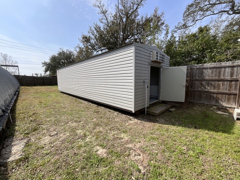 More Photos Of 2611 E 6th St, Panama City Warehouse For Sale